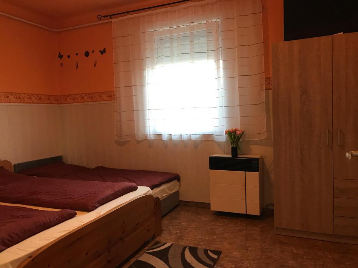 Appartamento Summer Apartman Hajdúszoboszló Esterno foto