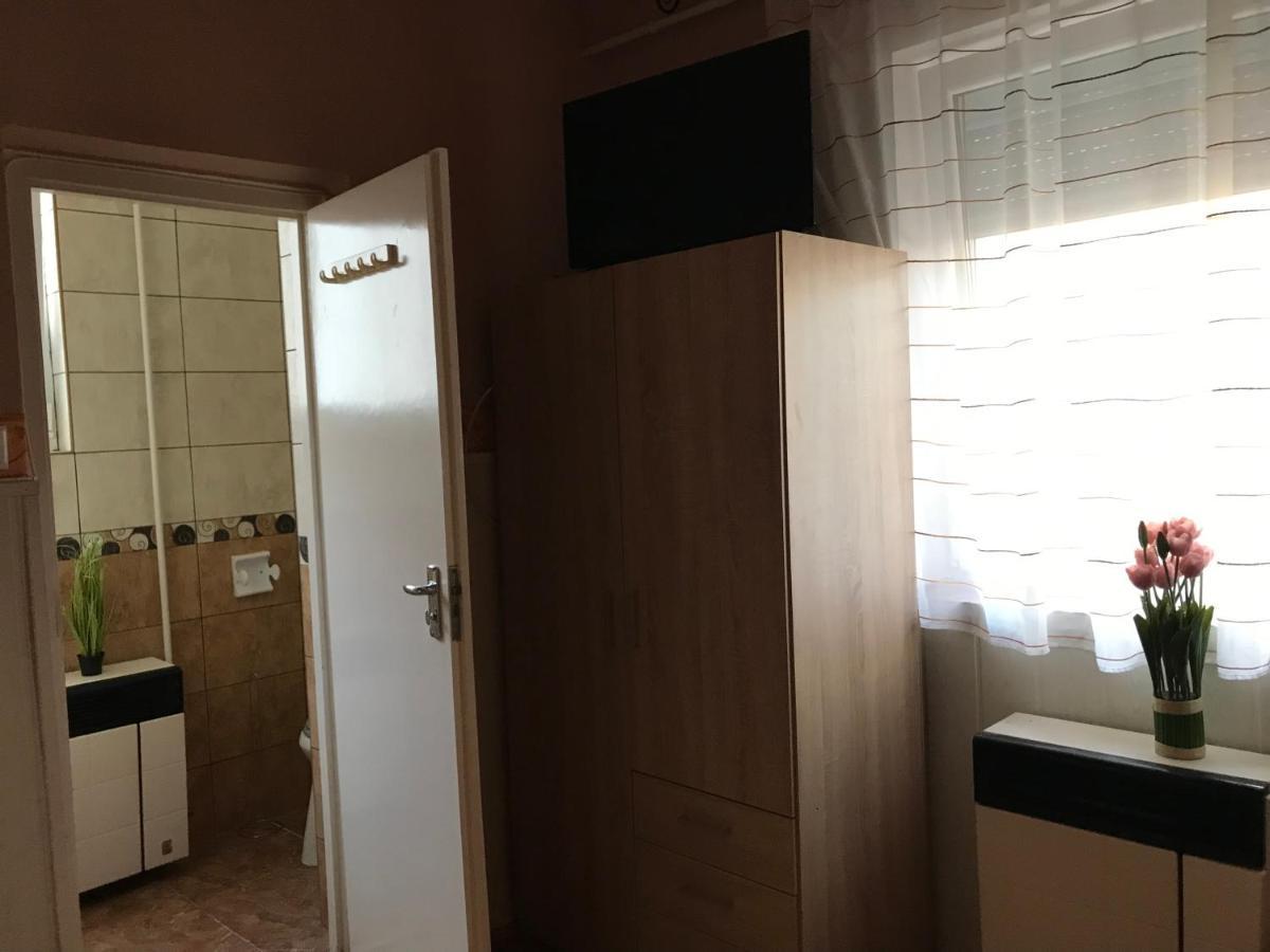 Appartamento Summer Apartman Hajdúszoboszló Esterno foto