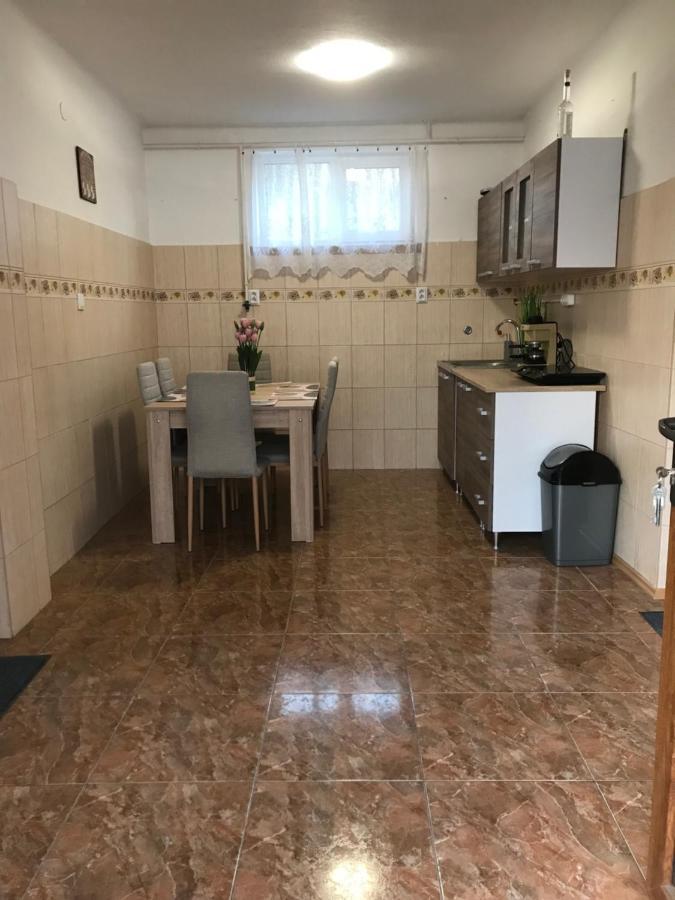 Appartamento Summer Apartman Hajdúszoboszló Esterno foto