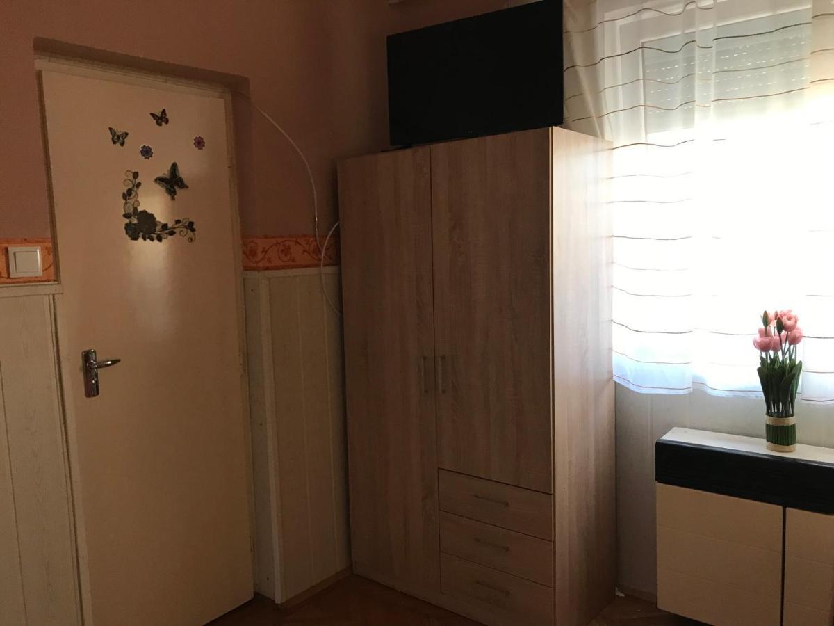 Appartamento Summer Apartman Hajdúszoboszló Esterno foto